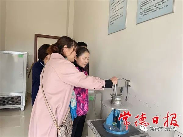 常德市采取“雙隨機(jī)、一公開”，抽檢22家預(yù)拌砼、預(yù)拌砂漿生產(chǎn)企業(yè)